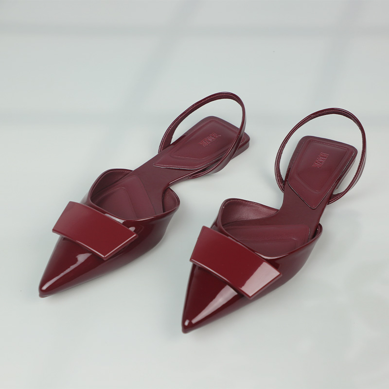Sandalias planas de charol de  - Leatherwork Designs reseña y precio