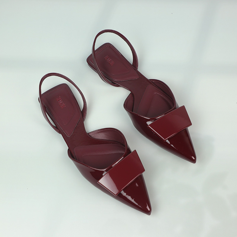 Sandalias planas de charol de  - Leatherwork Designs reseña y precio
